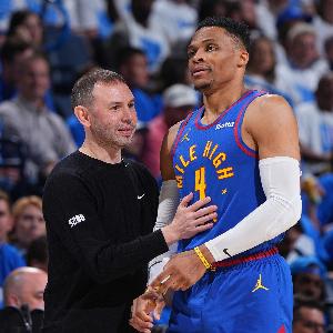 小阿德尔曼：曾和威少共事是种荣幸 他会毫无悬念地入选名人堂